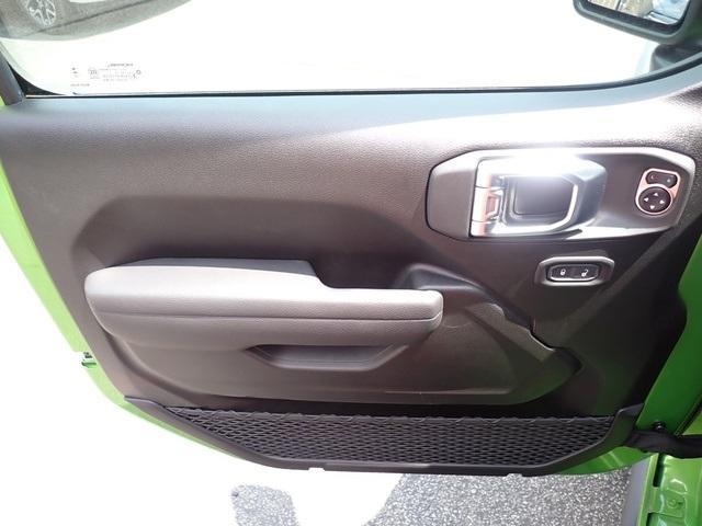 new 2025 Jeep Wrangler car, priced at $45,043