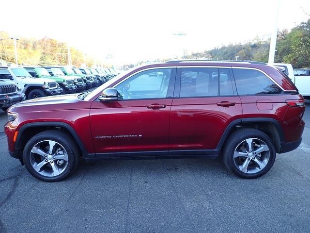 used 2024 Jeep Grand Cherokee car, priced at $35,995