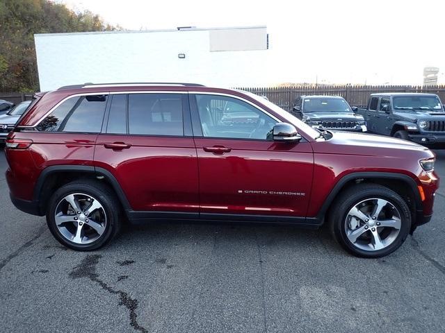used 2024 Jeep Grand Cherokee car, priced at $35,995