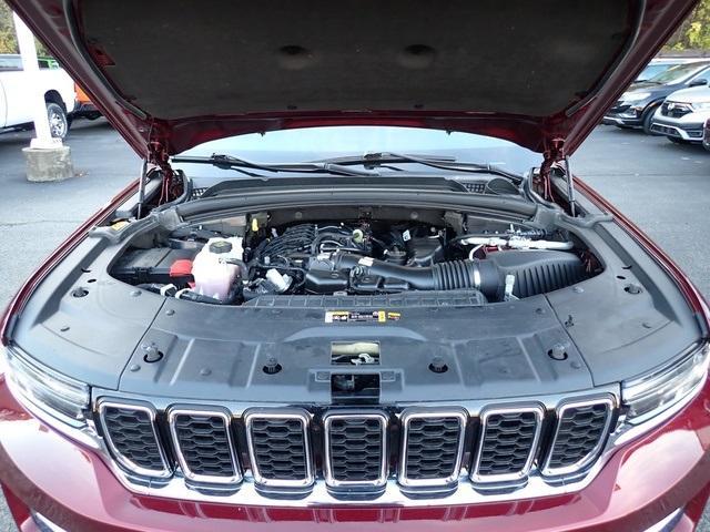 used 2024 Jeep Grand Cherokee car, priced at $35,995