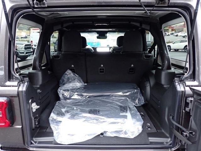 new 2025 Jeep Wrangler car, priced at $43,220