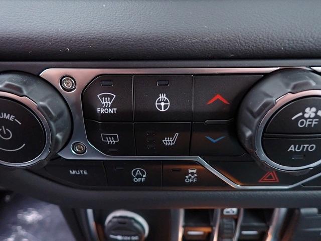 new 2025 Jeep Wrangler car, priced at $43,220