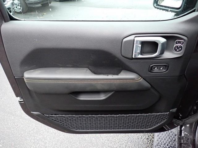 new 2025 Jeep Wrangler car, priced at $43,220