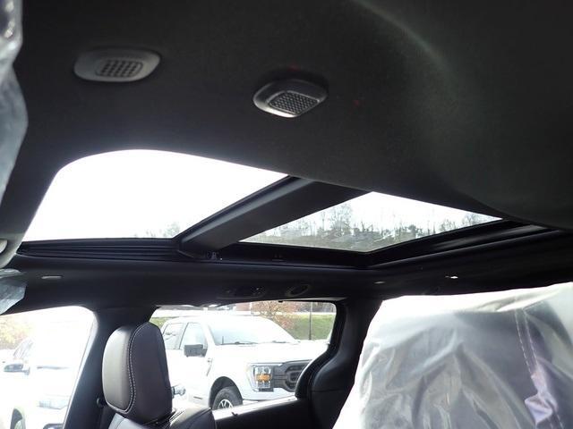 new 2026 Chrysler Pacifica car, priced at $47,343