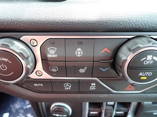 new 2025 Jeep Gladiator car, priced at $44,126