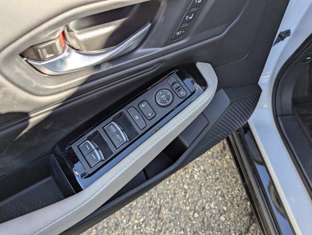 new 2025 Honda Accord Hybrid car, priced at $39,992