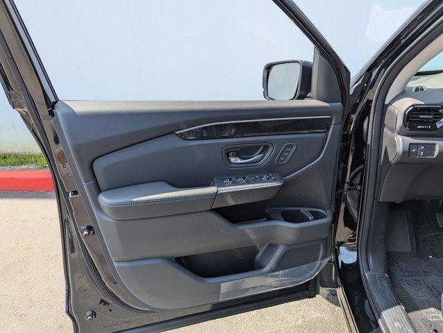 new 2025 Honda Pilot car, priced at $50,661
