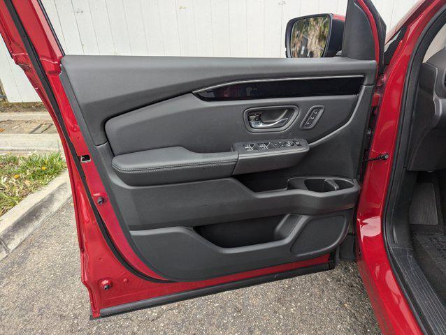new 2025 Honda Pilot car, priced at $49,031