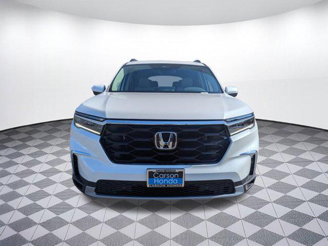 new 2025 Honda Pilot car, priced at $49,581
