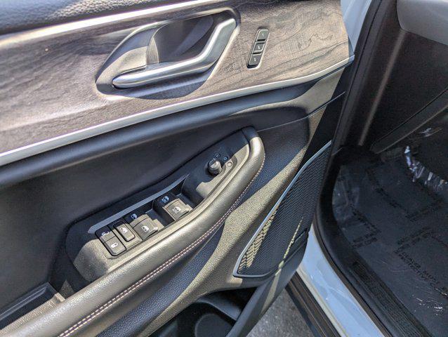 used 2022 Jeep Grand Cherokee car, priced at $29,998