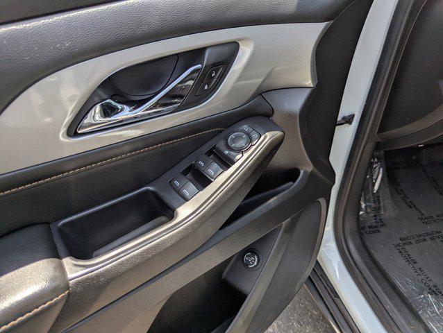 used 2021 Chevrolet Traverse car, priced at $17,997
