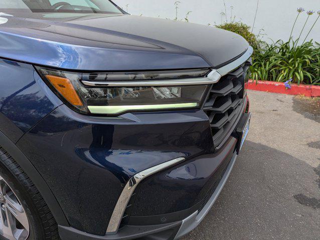 used 2025 Honda Pilot car, priced at $41,798