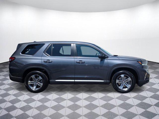 new 2025 Honda Pilot car, priced at $46,114