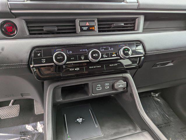 used 2024 Honda Pilot car, priced at $38,996