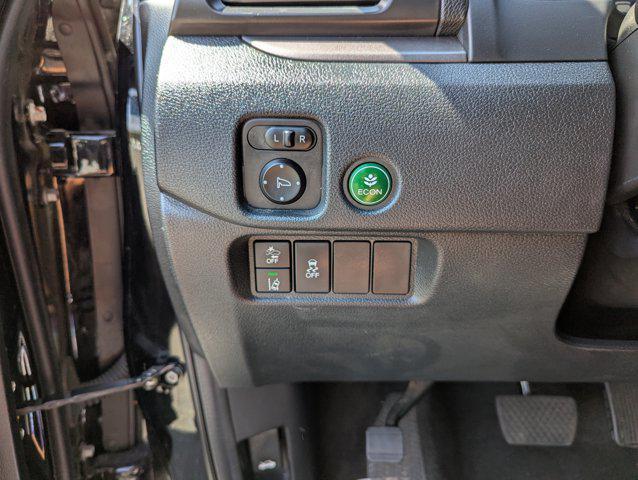 used 2022 Honda Pilot car, priced at $27,498