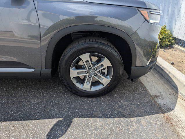 new 2025 Honda Pilot car, priced at $43,991