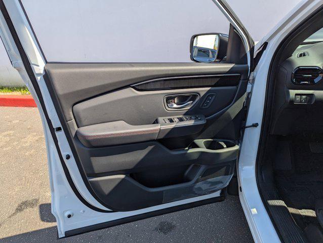 new 2025 Honda Pilot car, priced at $54,991