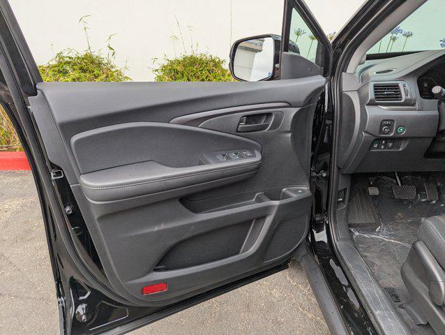 new 2025 Honda Ridgeline car, priced at $40,096