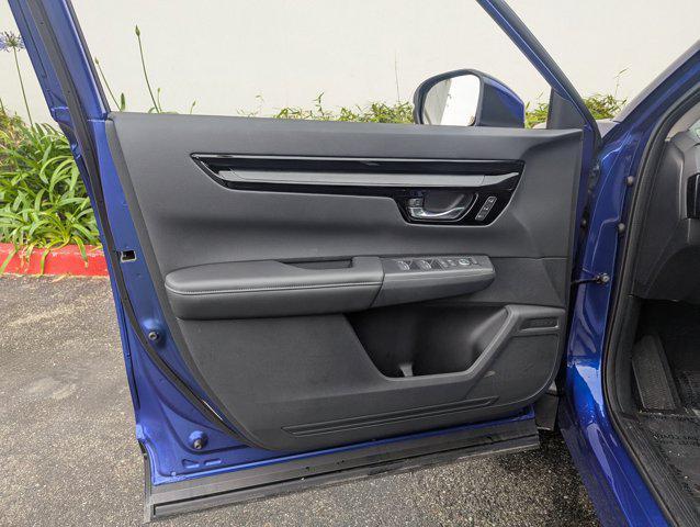new 2025 Honda CR-V car, priced at $35,302