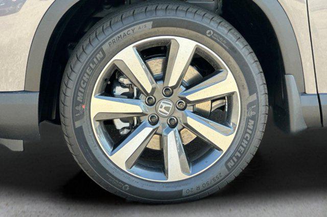 new 2025 Honda Pilot car, priced at $48,951