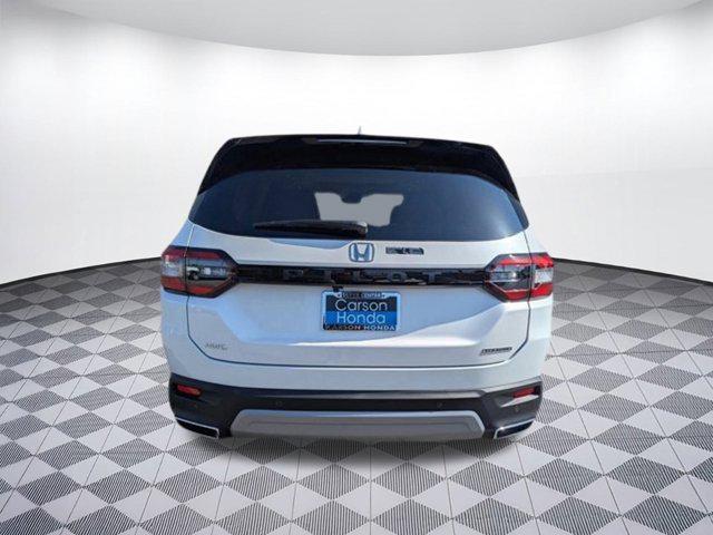 new 2025 Honda Pilot car, priced at $52,561