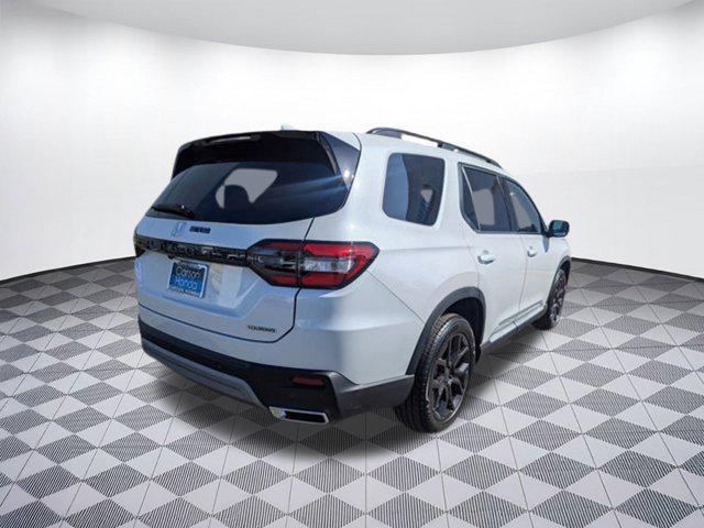 new 2025 Honda Pilot car, priced at $52,561