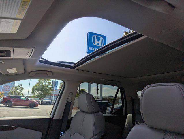new 2025 Honda Pilot car, priced at $52,561