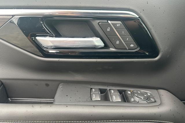 new 2025 Chevrolet Suburban car, priced at $82,290