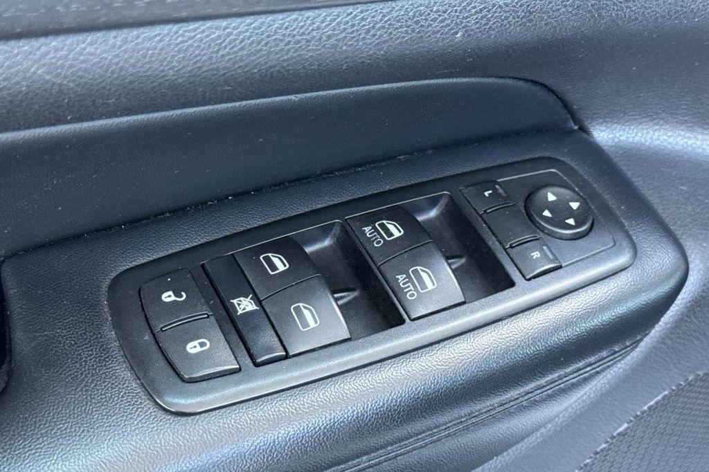 used 2015 Jeep Grand Cherokee car, priced at $12,500