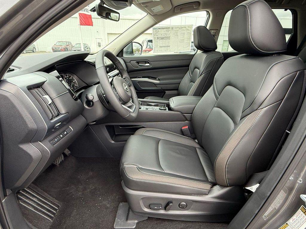 new 2025 Nissan Pathfinder car, priced at $41,500