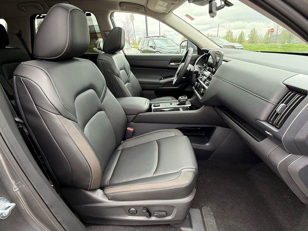 new 2025 Nissan Pathfinder car, priced at $41,500