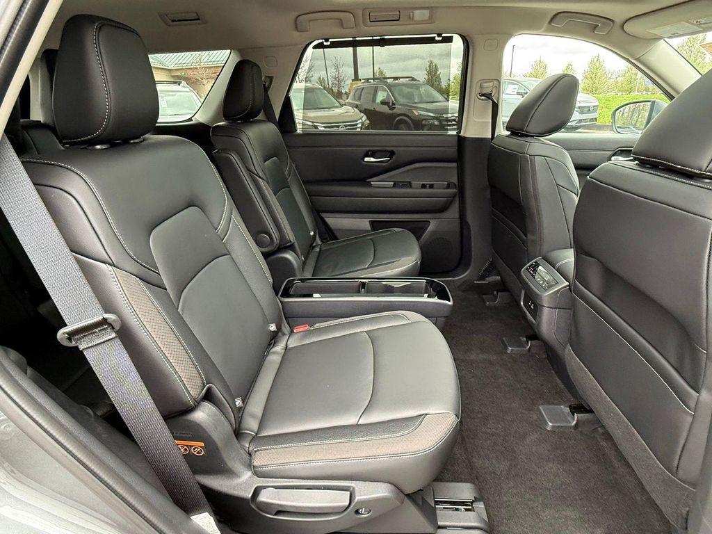 new 2025 Nissan Pathfinder car, priced at $41,500