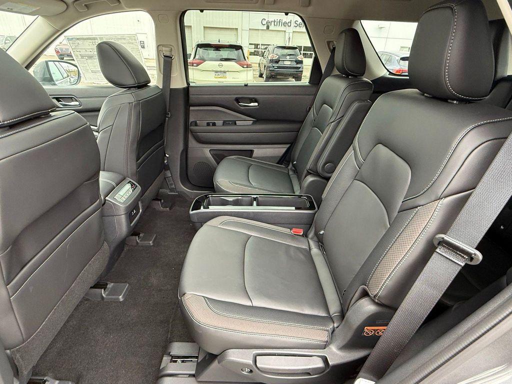 new 2025 Nissan Pathfinder car, priced at $41,500