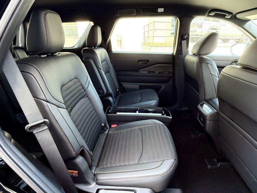 new 2025 Nissan Pathfinder car, priced at $38,500