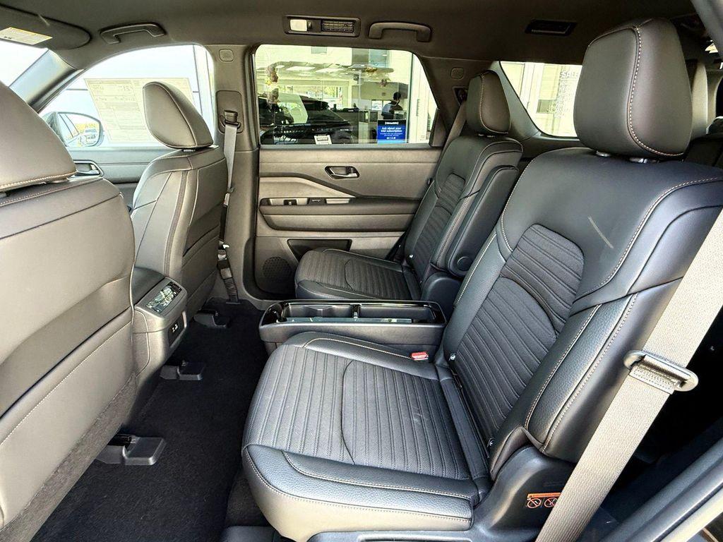 new 2025 Nissan Pathfinder car, priced at $38,500
