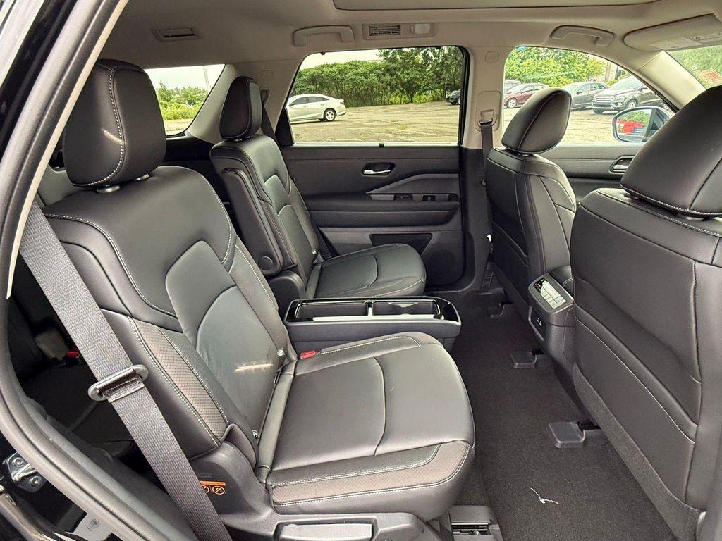 new 2025 Nissan Pathfinder car, priced at $41,999