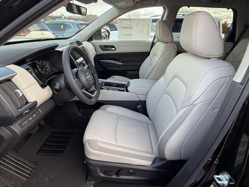 new 2025 Nissan Pathfinder car, priced at $41,000