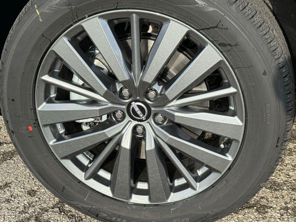 new 2025 Nissan Pathfinder car, priced at $41,000