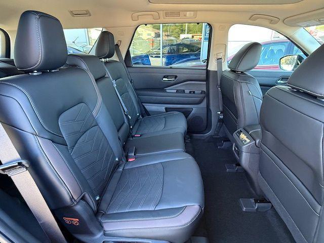 new 2025 Nissan Pathfinder car, priced at $44,900