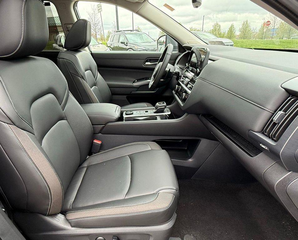 new 2025 Nissan Pathfinder car, priced at $41,000
