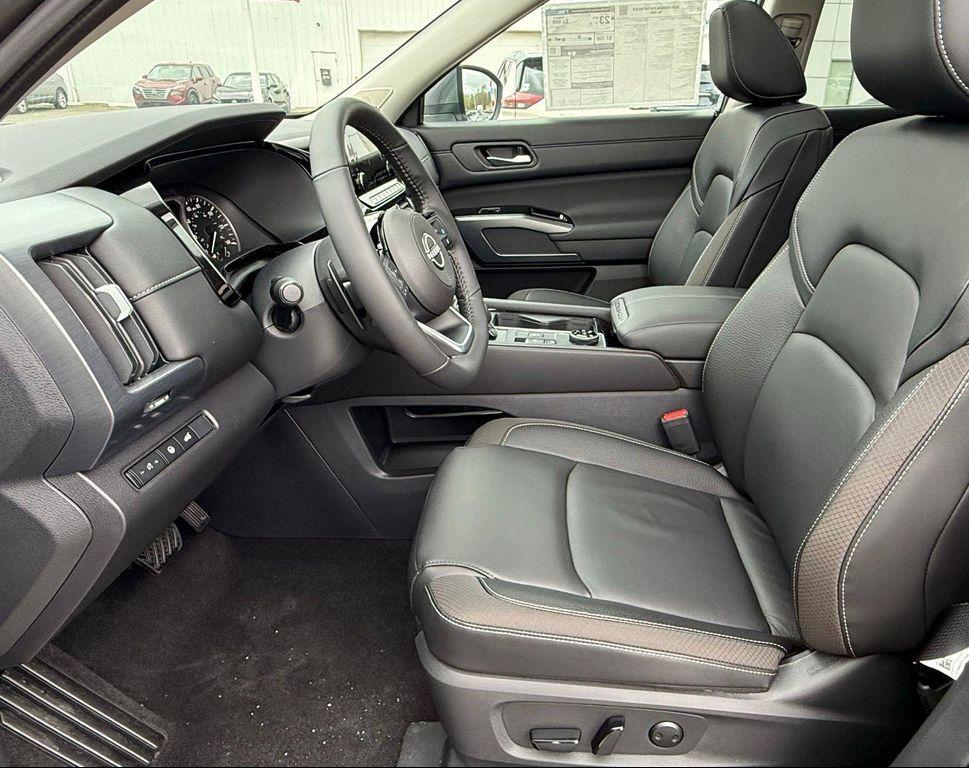 new 2025 Nissan Pathfinder car, priced at $41,000