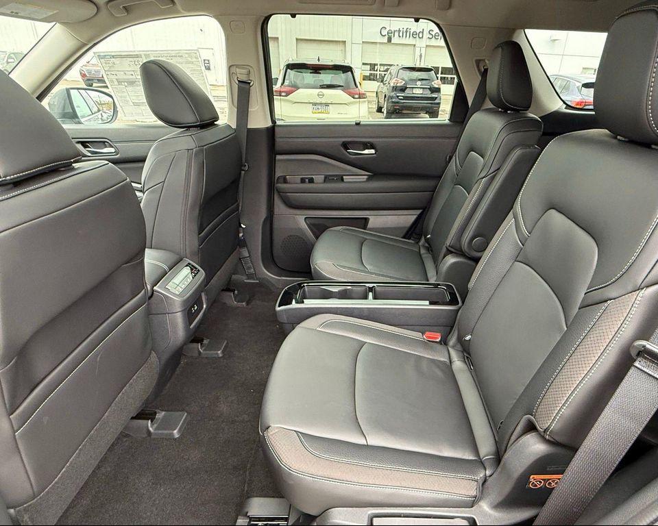 new 2025 Nissan Pathfinder car, priced at $41,000