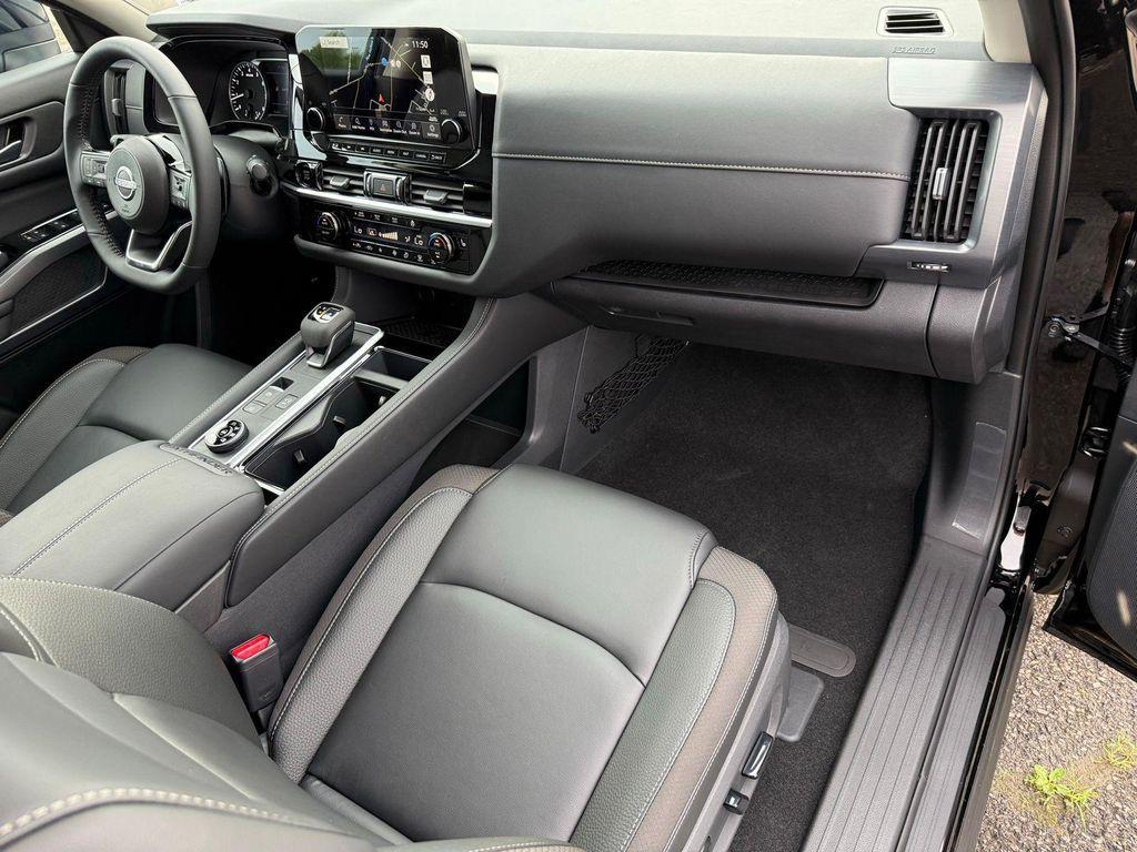 new 2025 Nissan Pathfinder car, priced at $41,000