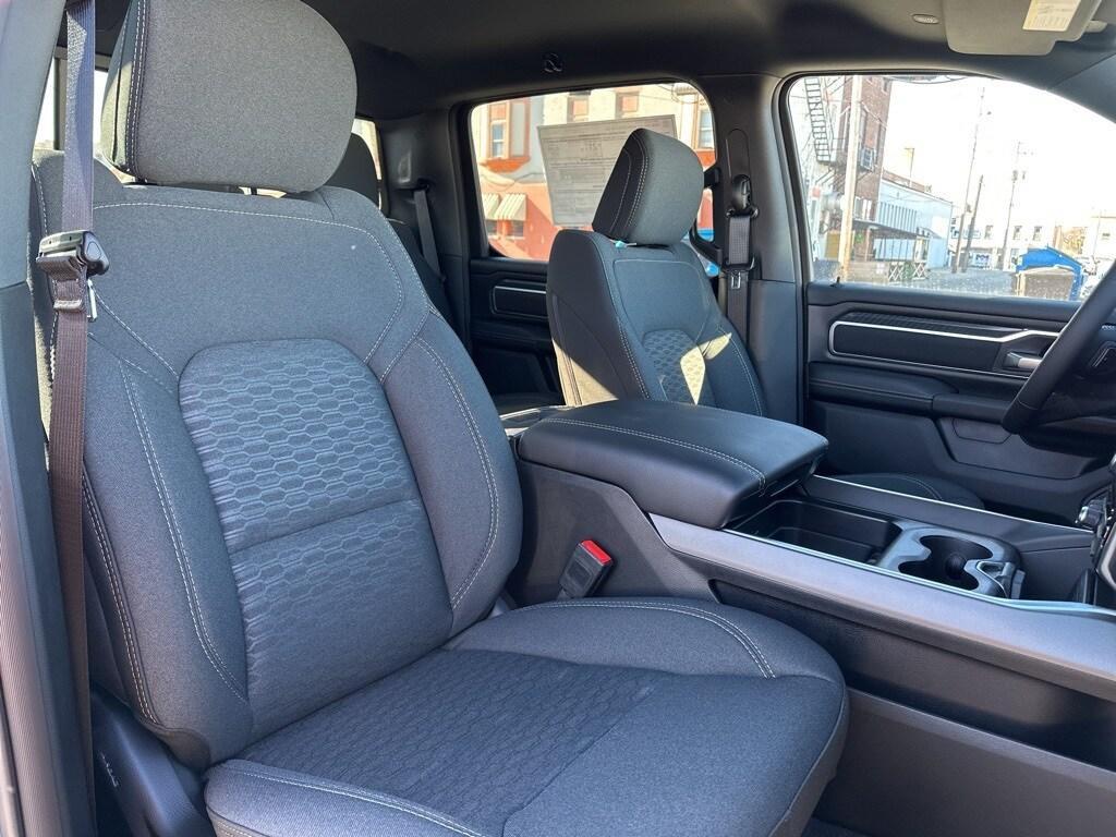 new 2025 Ram 1500 car, priced at $60,580