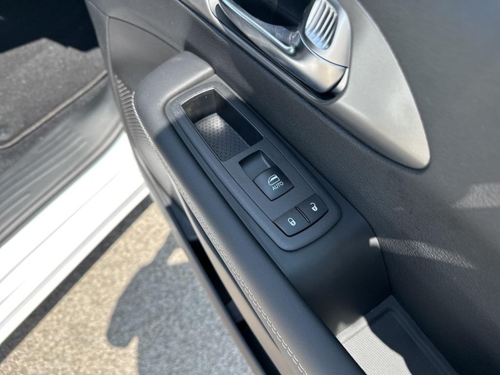new 2025 Chrysler Pacifica car, priced at $49,907