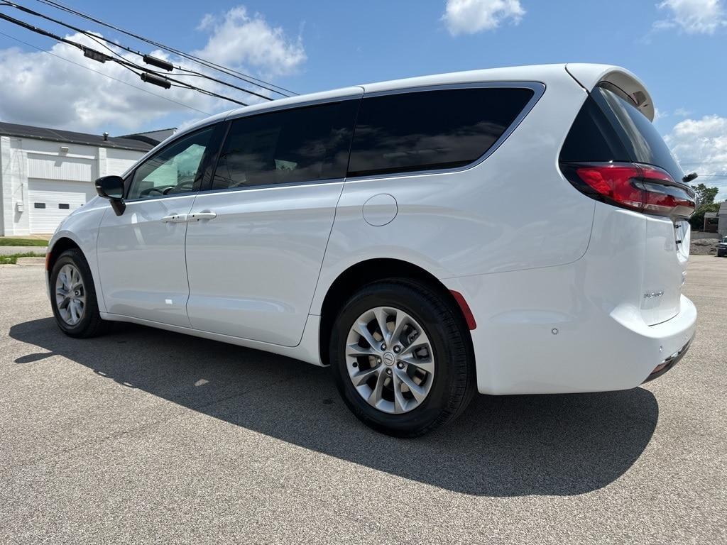 new 2025 Chrysler Pacifica car, priced at $49,907