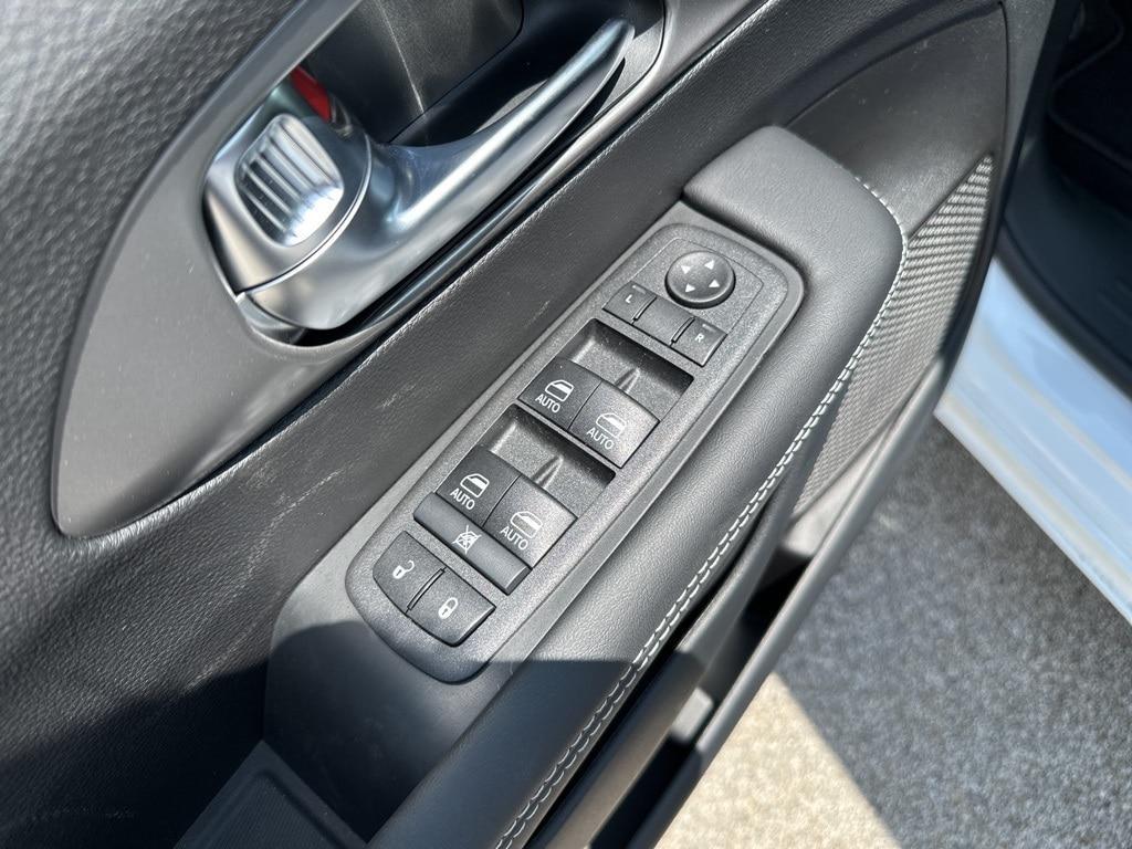 new 2025 Chrysler Pacifica car, priced at $49,907