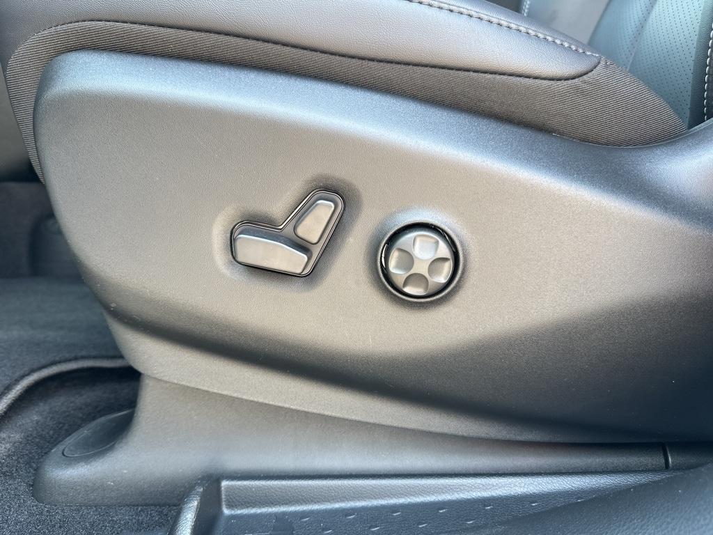 new 2025 Chrysler Pacifica car, priced at $49,907