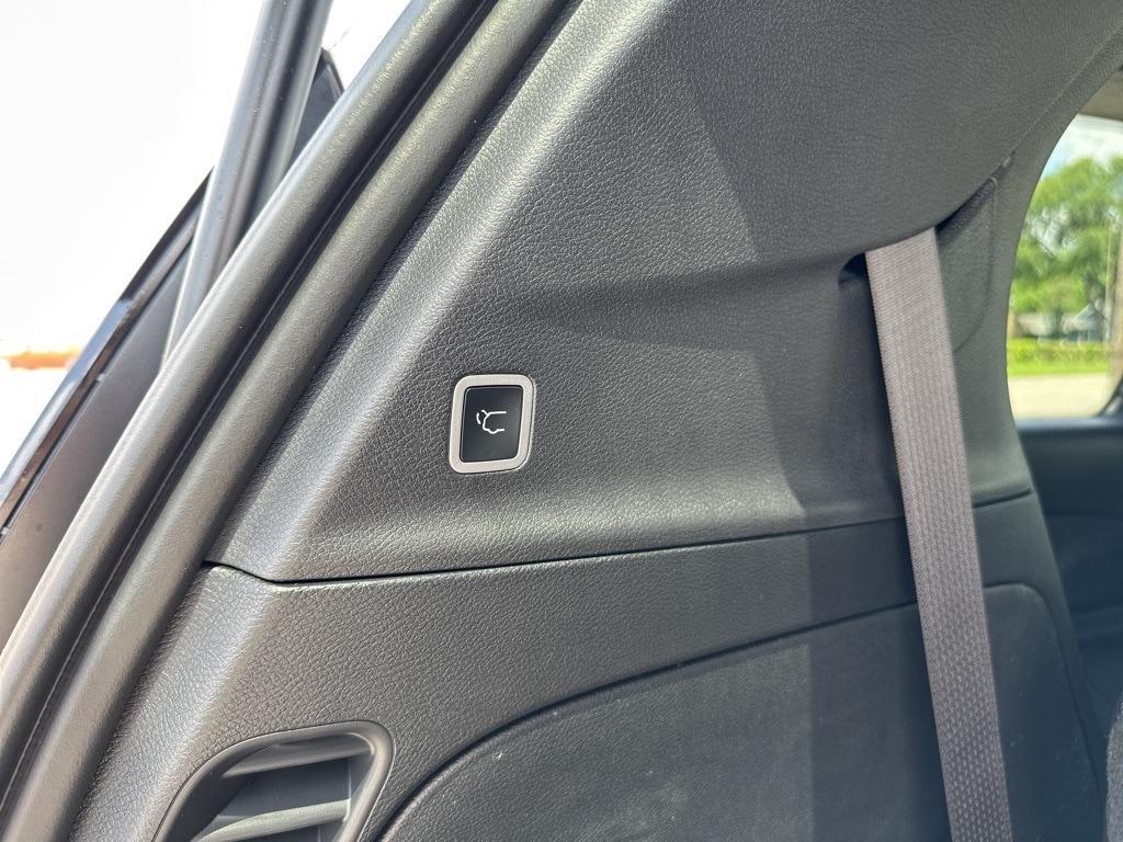 new 2025 Chrysler Pacifica car, priced at $49,907