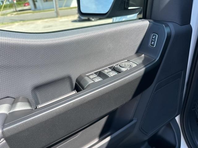 new 2025 Ford F-150 car, priced at $50,092